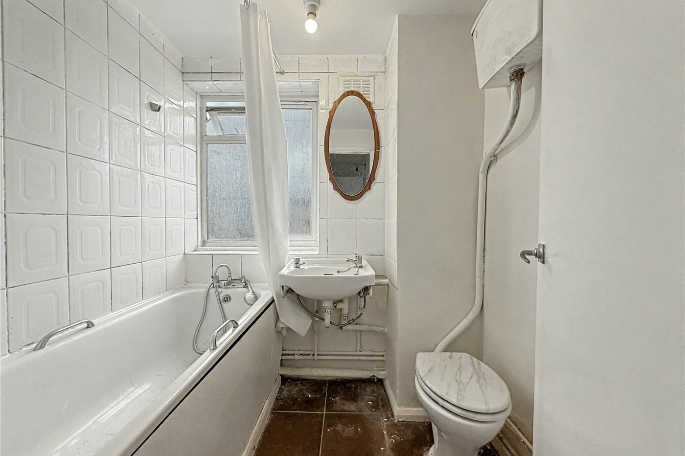 2 bedroom property for sale in Middle Street | Robinson Michael & Jackson