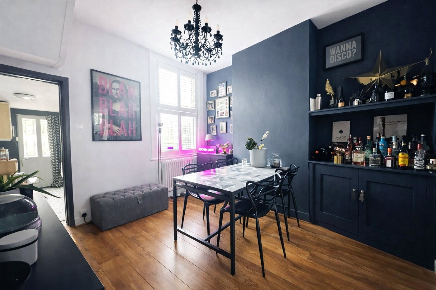 2 bedroom house for sale in London | Robinson Jackson