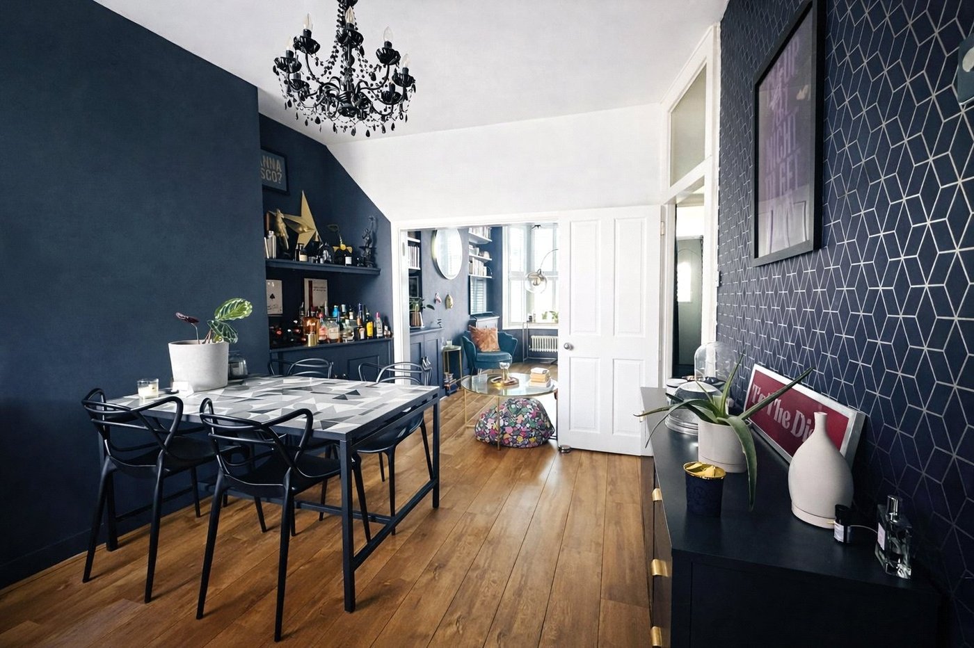 2 bedroom house for sale in London | Robinson Jackson