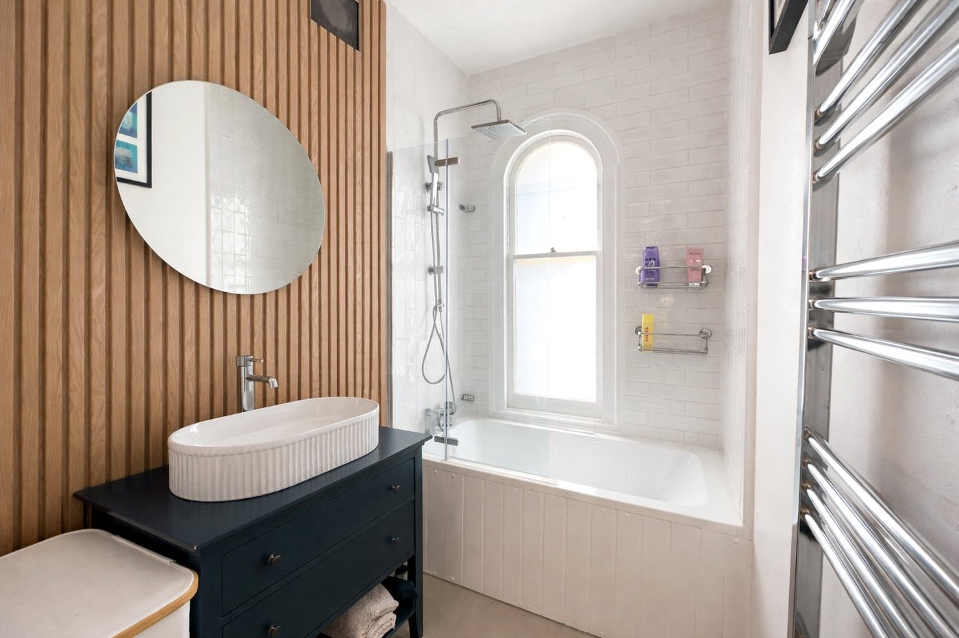 2 bedroom property for sale in London | Robinson Jackson