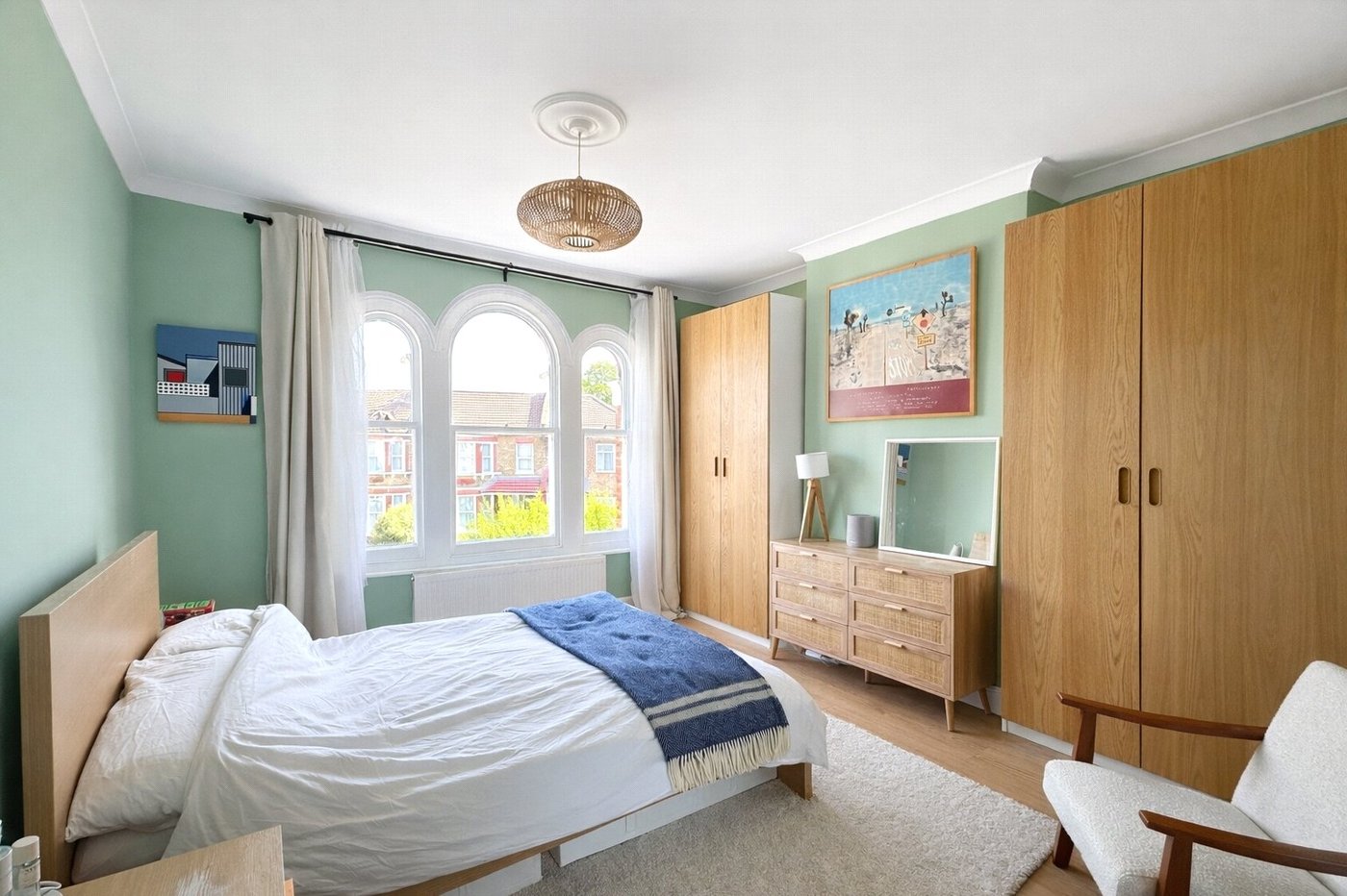 2 bedroom property for sale in London | Robinson Jackson