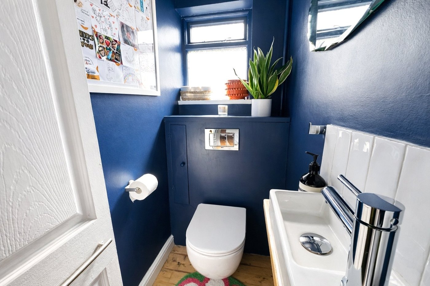 2 bedroom property for sale in London | Robinson Jackson