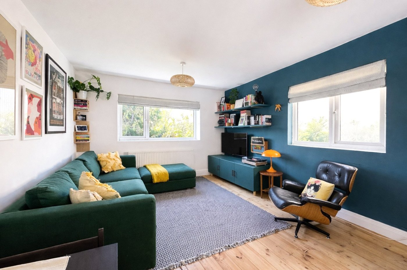 2 bedroom property for sale in London | Robinson Jackson