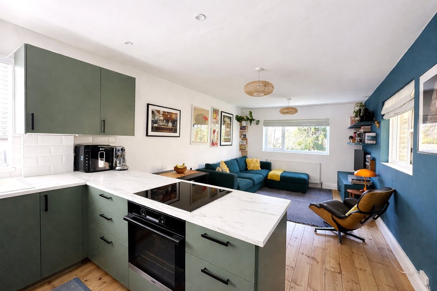 2 bedroom property for sale in London | Robinson Jackson