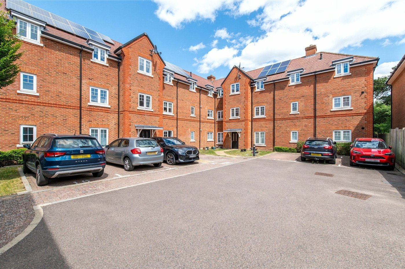 2 bedroom property for sale in Barming | Robinson Michael & Jackson