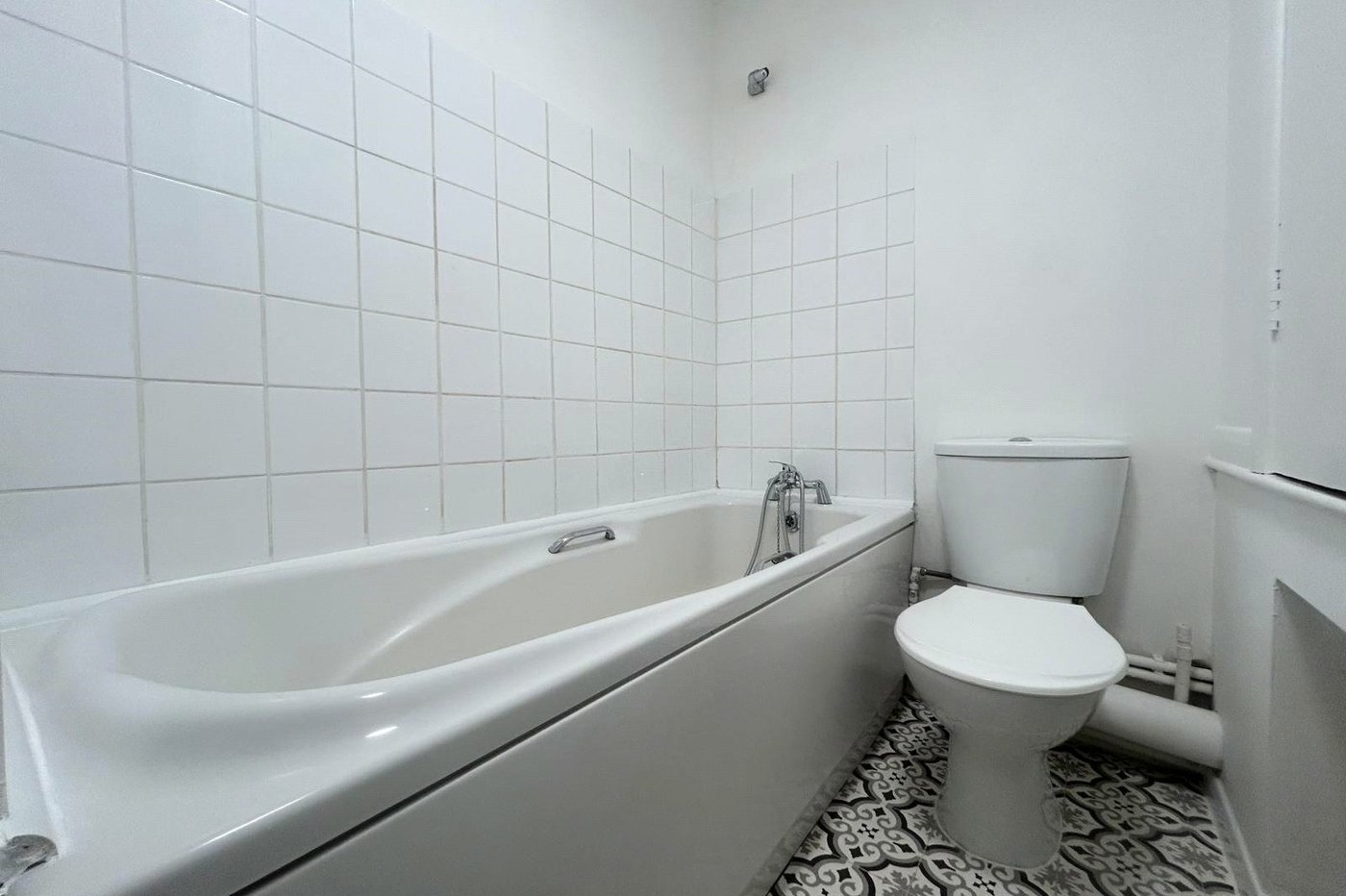 2 bedroom house for sale in Walderslade | Robinson Michael & Jackson