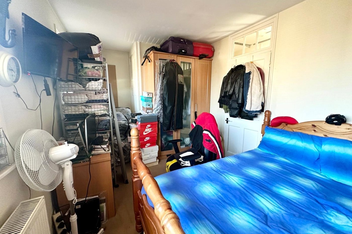 3 bedroom house for sale in London | Robinson Jackson