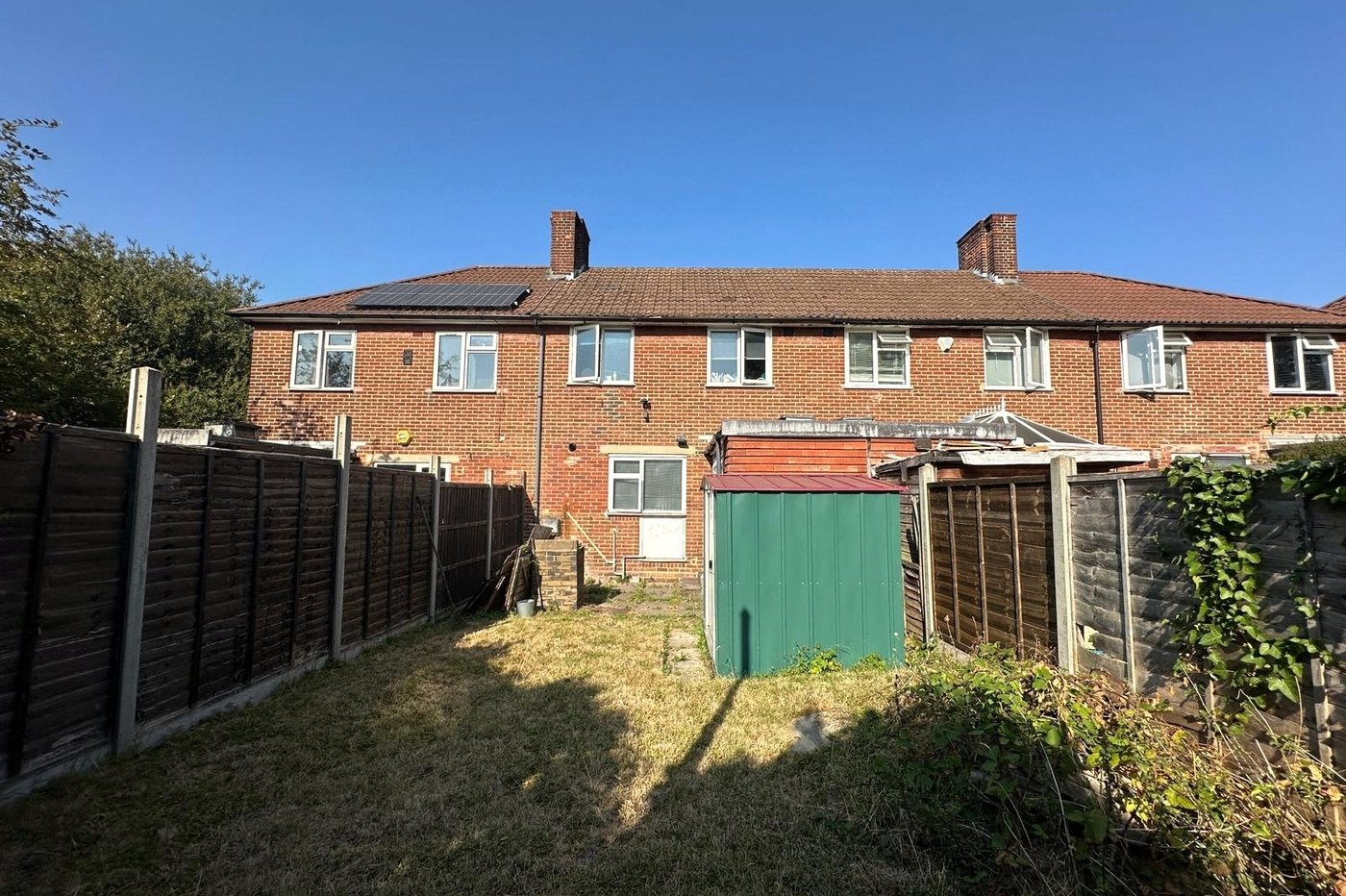 3 bedroom house for sale in London | Robinson Jackson