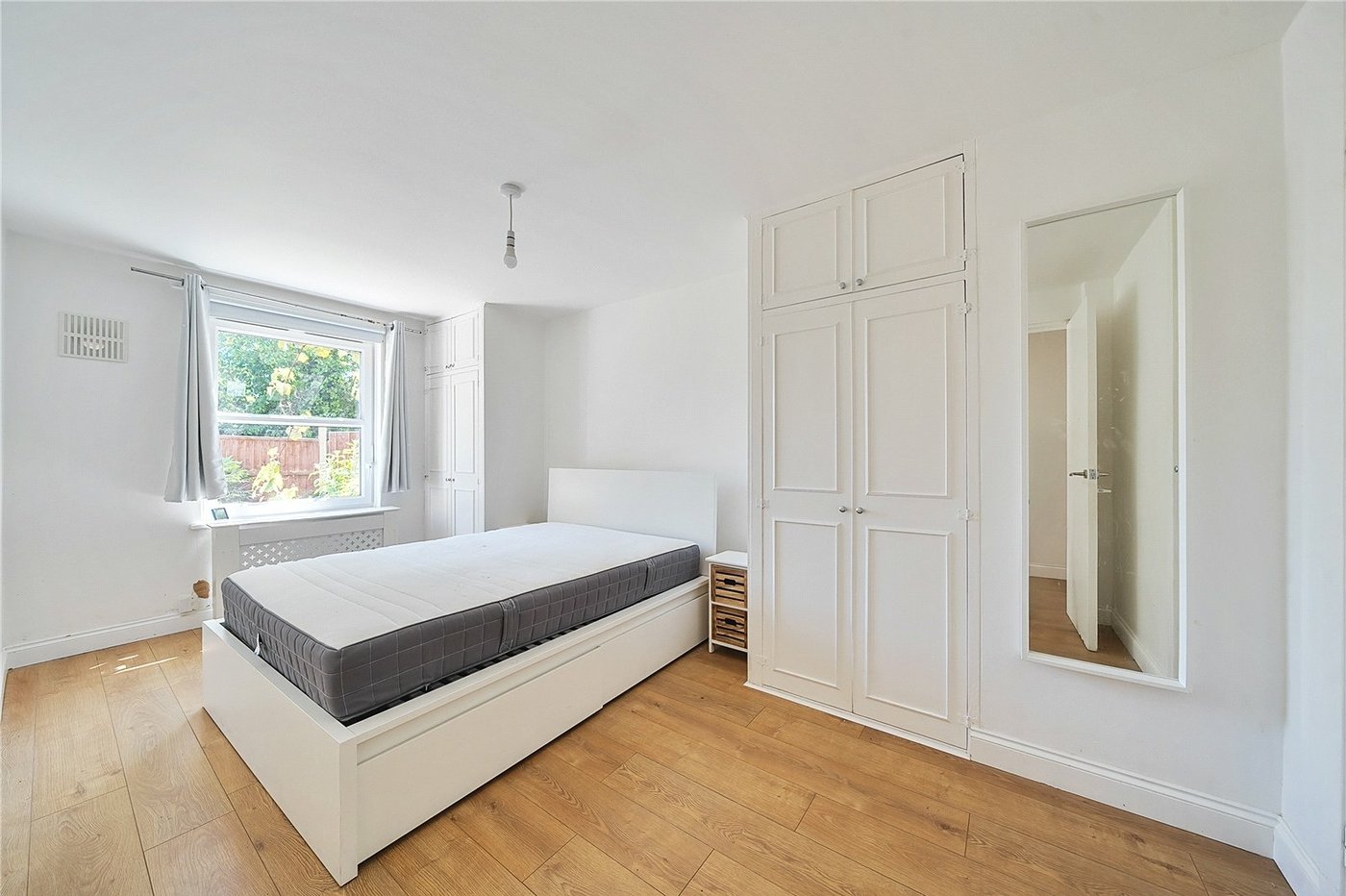 2 bedroom property for sale in London | Robinson Jackson