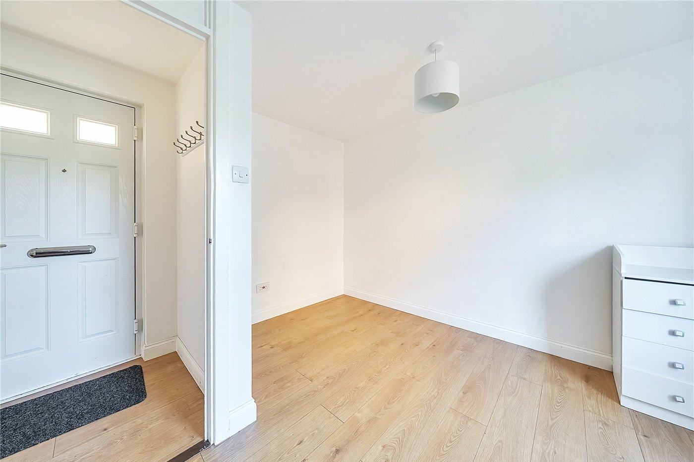 2 bedroom property for sale in London | Robinson Jackson