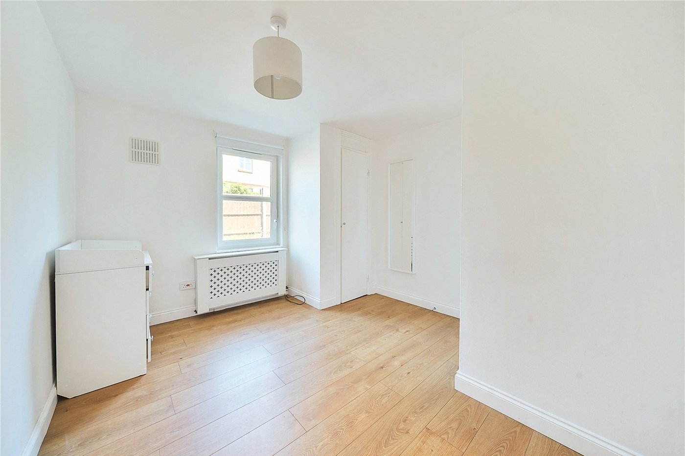 2 bedroom property for sale in London | Robinson Jackson