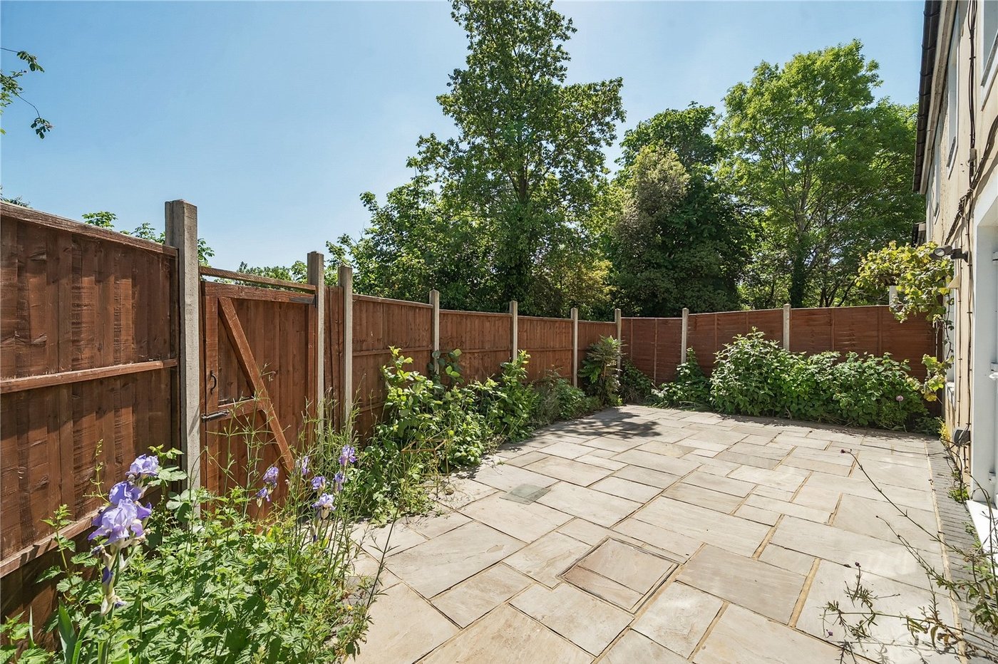 2 bedroom property for sale in  | Robinson Jackson