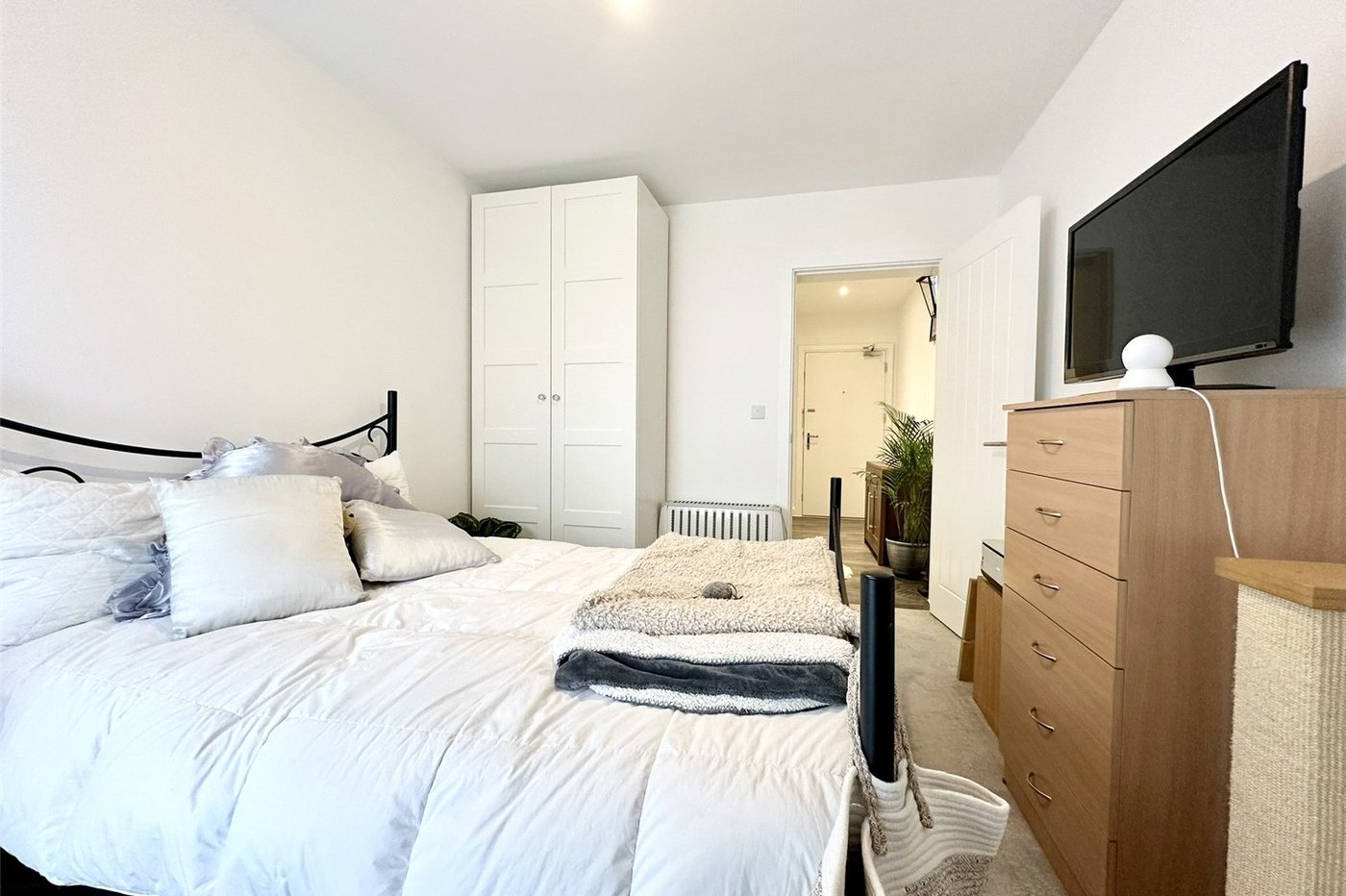 2 bedroom property for sale in Western Cross | Robinson Jackson