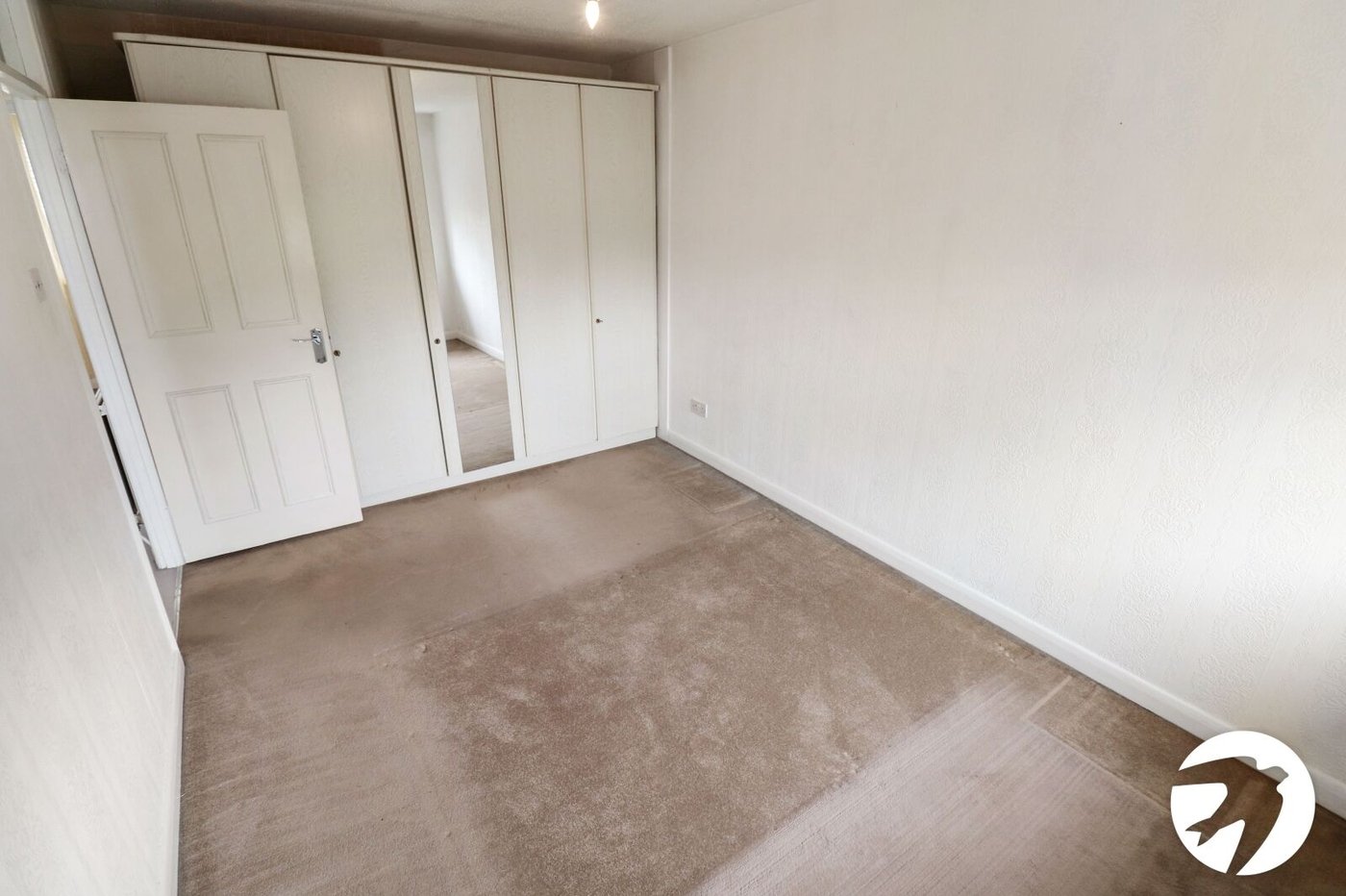 2 bedroom house for sale in London | Robinson Jackson