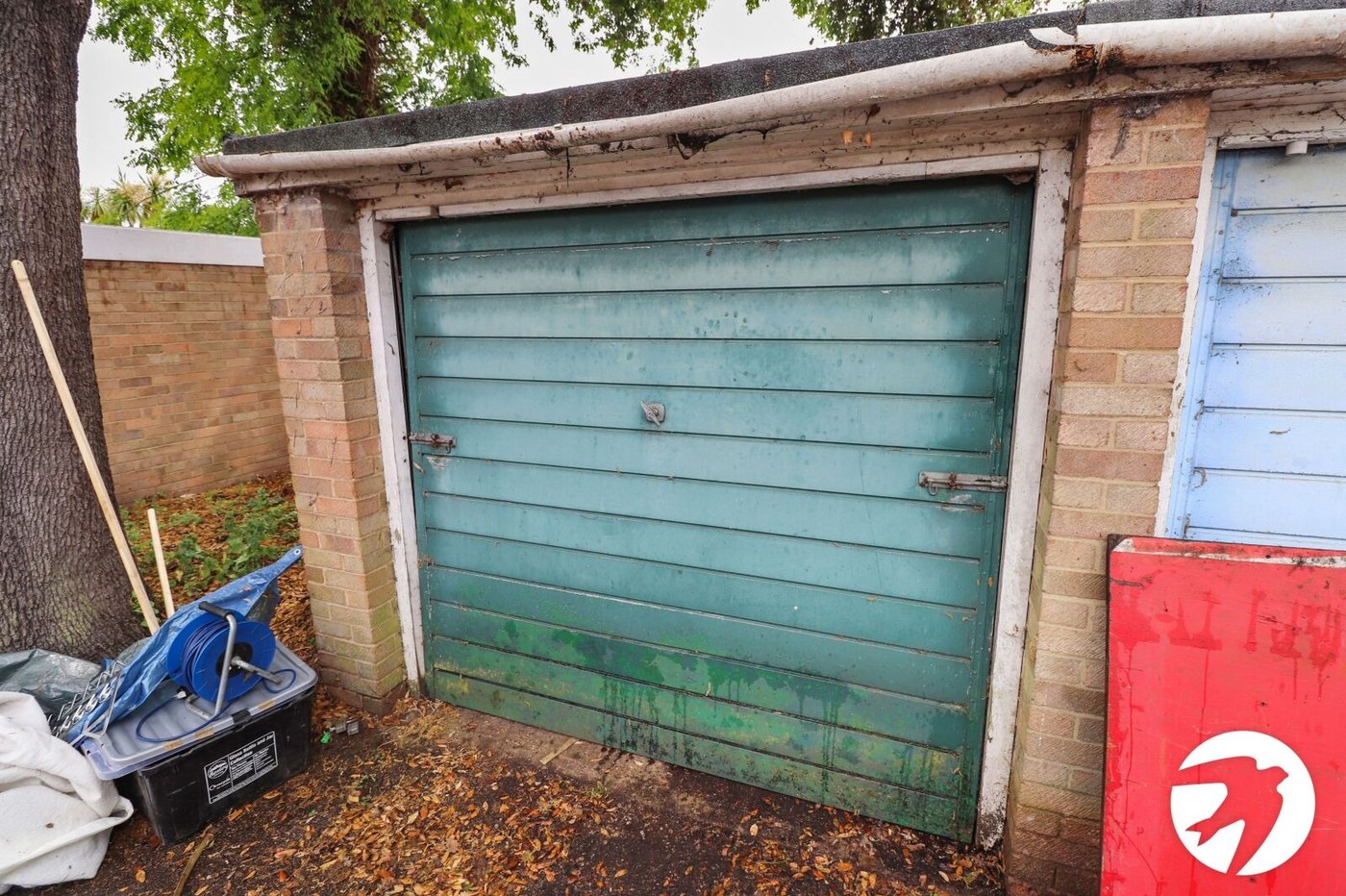 2 bedroom house for sale in London | Robinson Jackson