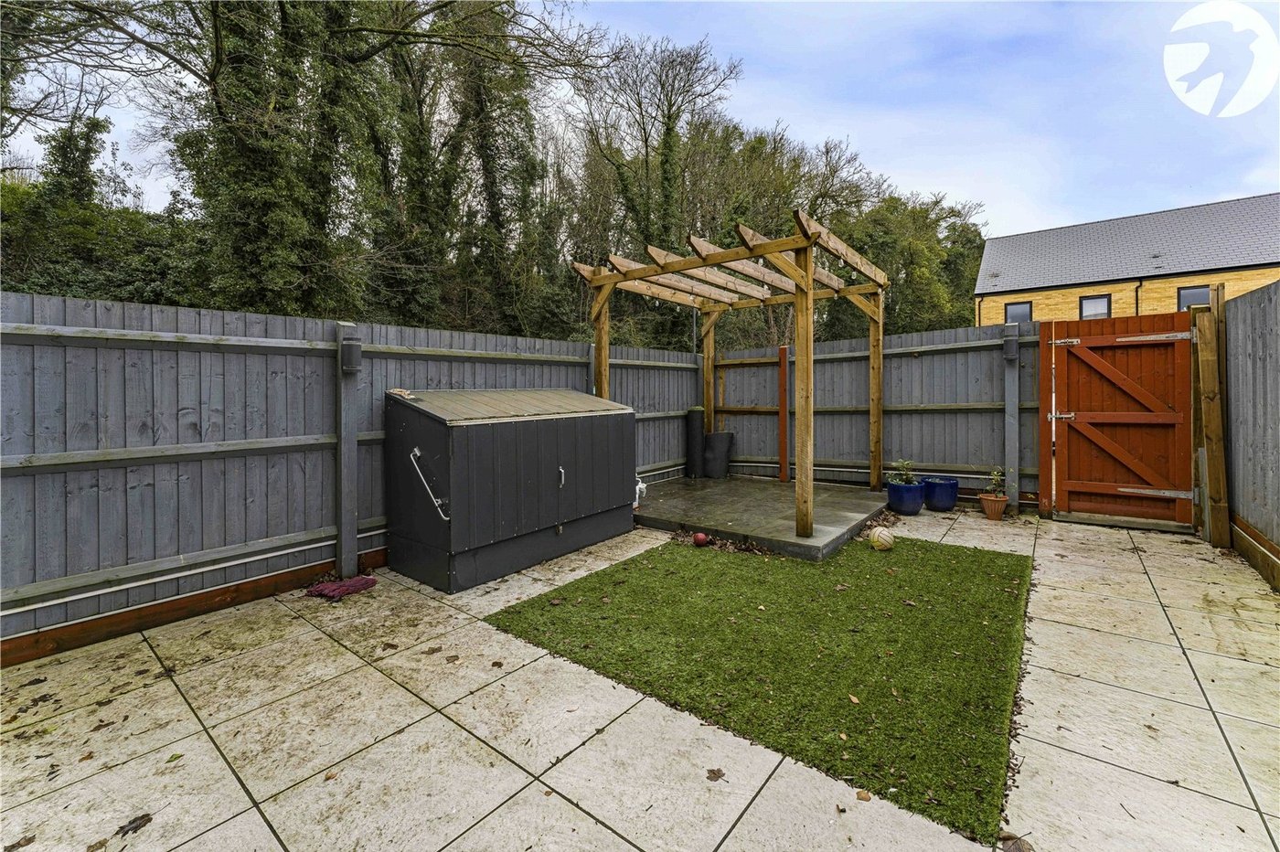 3 bedroom property for sale in Swanscombe | Robinson Jackson