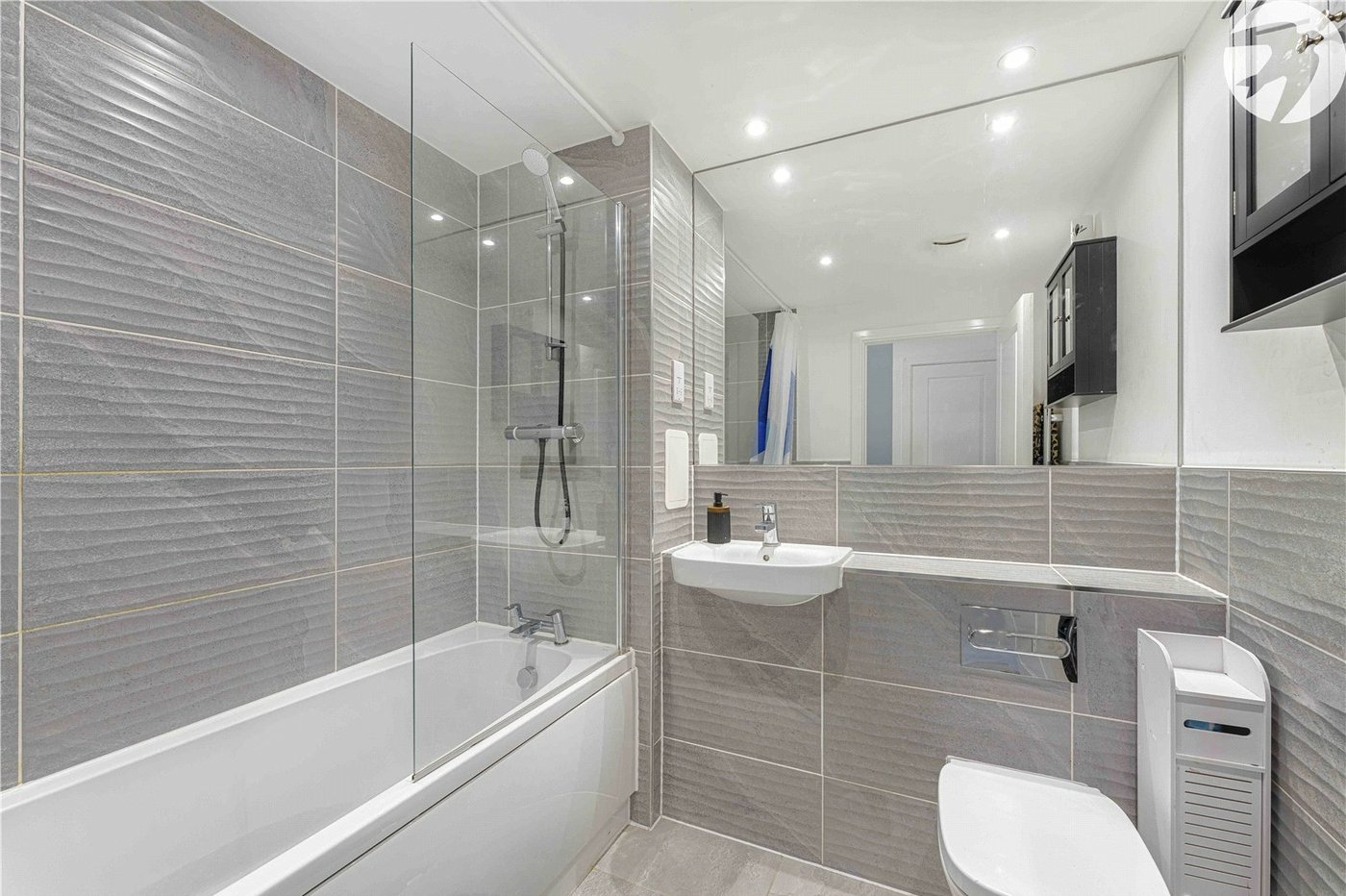 3 bedroom property for sale in Swanscombe | Robinson Jackson