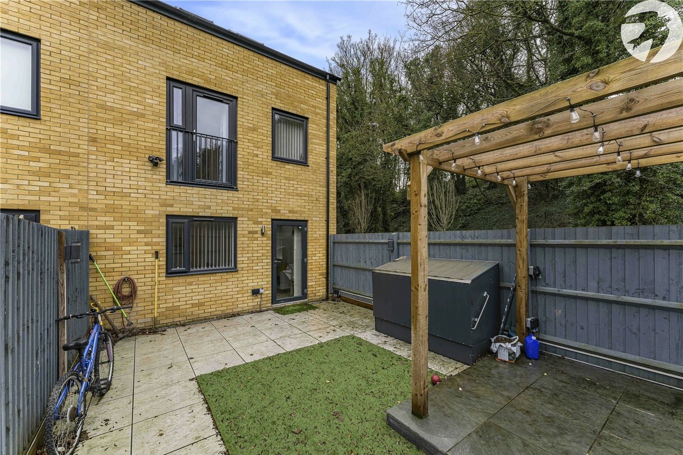 3 bedroom property for sale in Swanscombe | Robinson Jackson