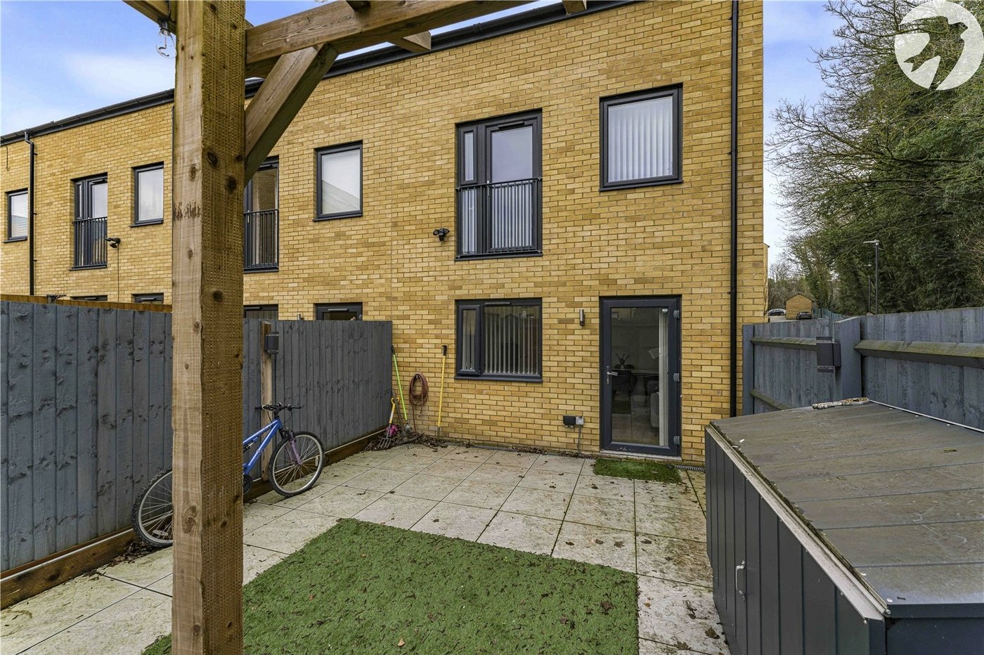 3 bedroom property for sale in Swanscombe | Robinson Jackson