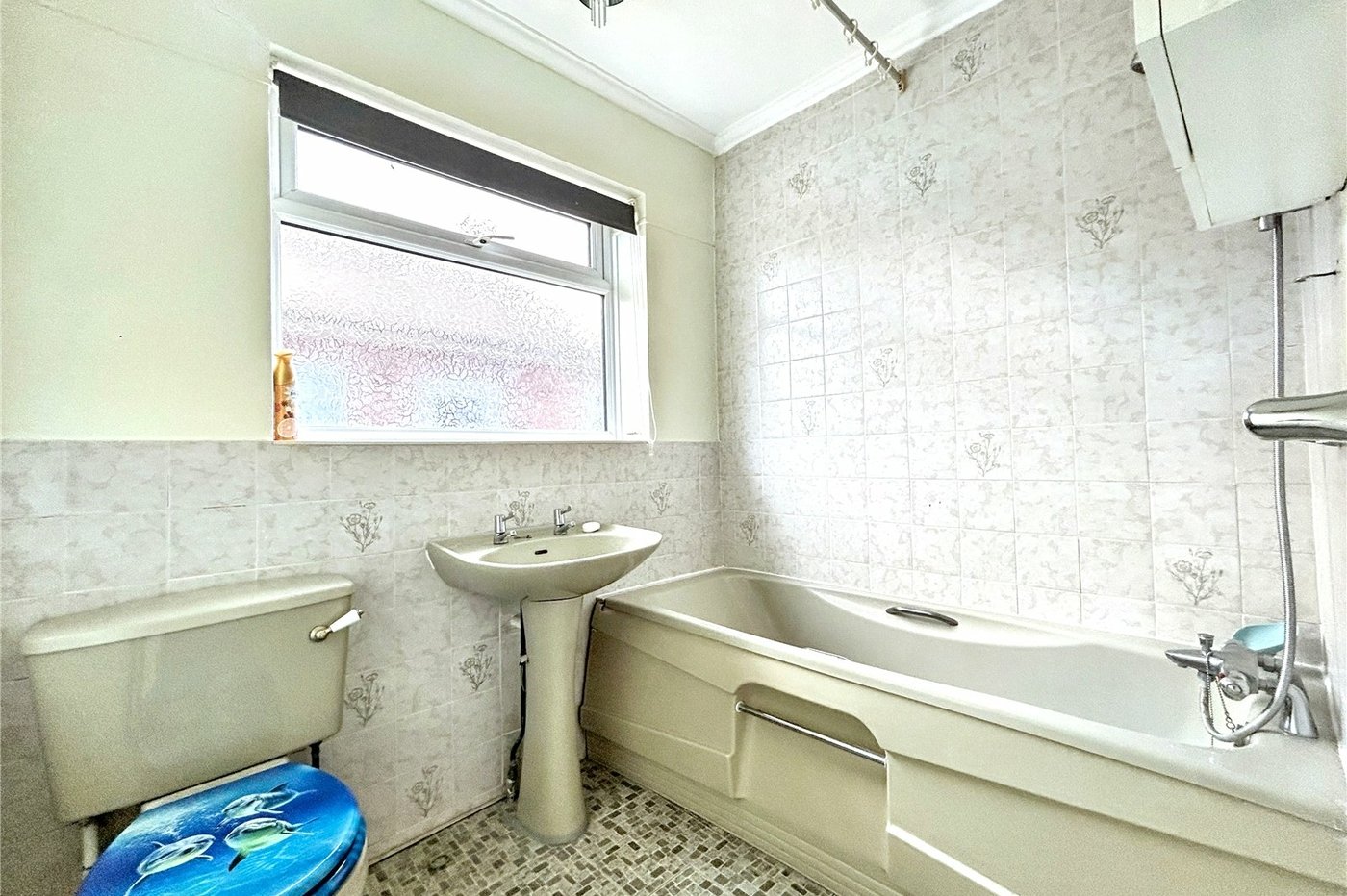 2 bedroom bungalow for sale in Rainham | Robinson Michael & Jackson