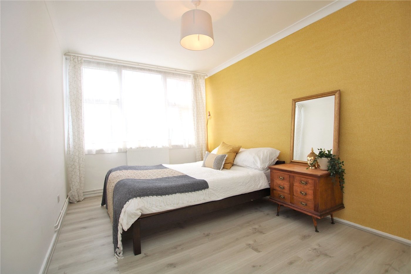 2 bedroom property for sale in Mottingham | Robinson Jackson