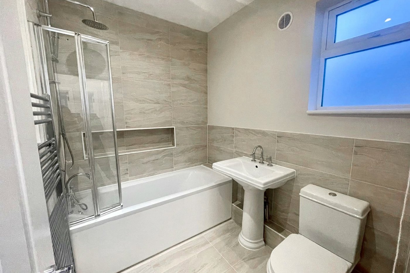 5 bedroom house for sale in London | Robinson Jackson