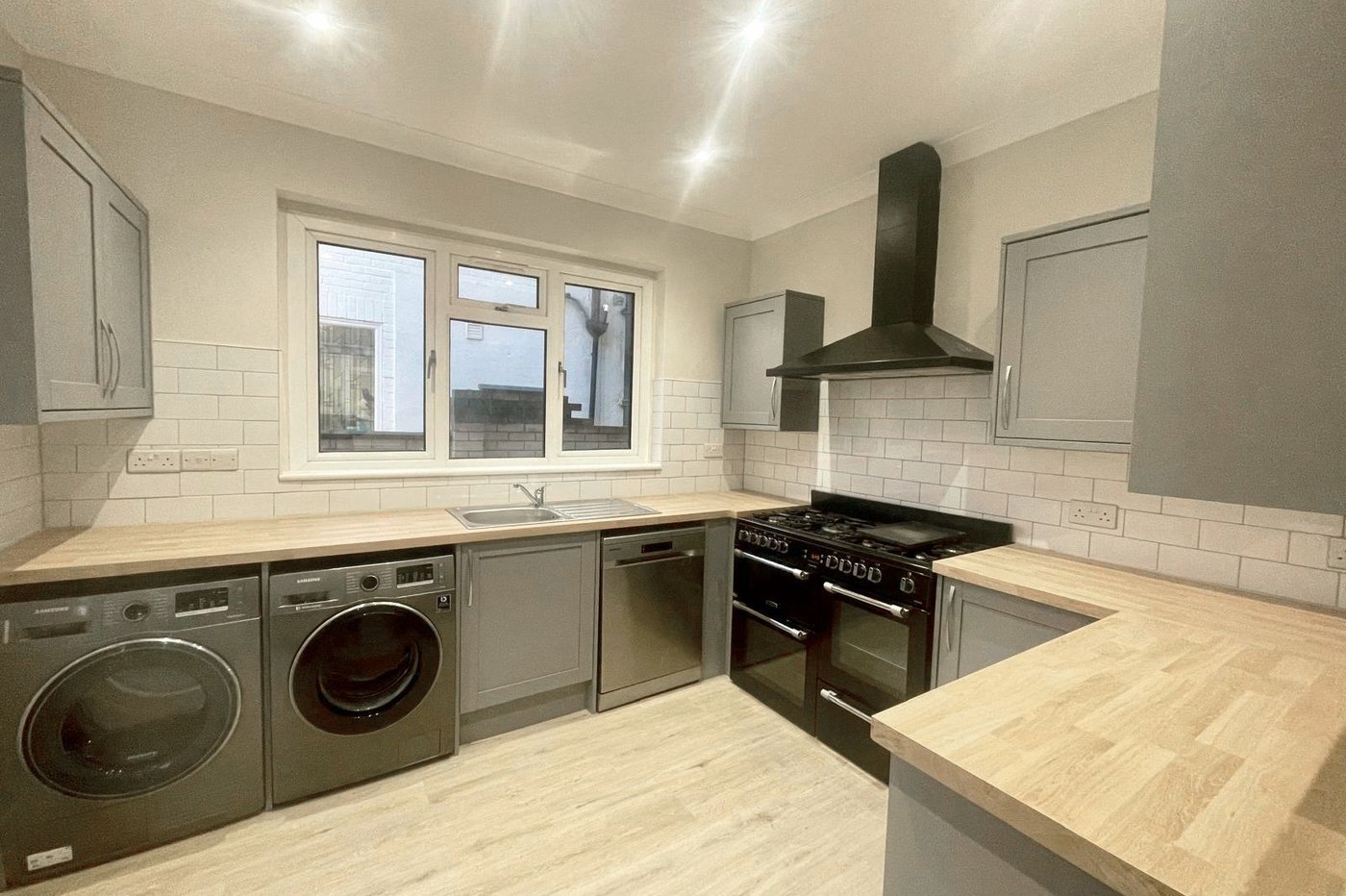 5 bedroom house for sale in London | Robinson Jackson