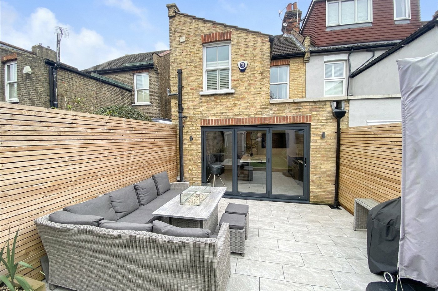 2 bedroom house for sale in Sidcup | Robinson Jackson
