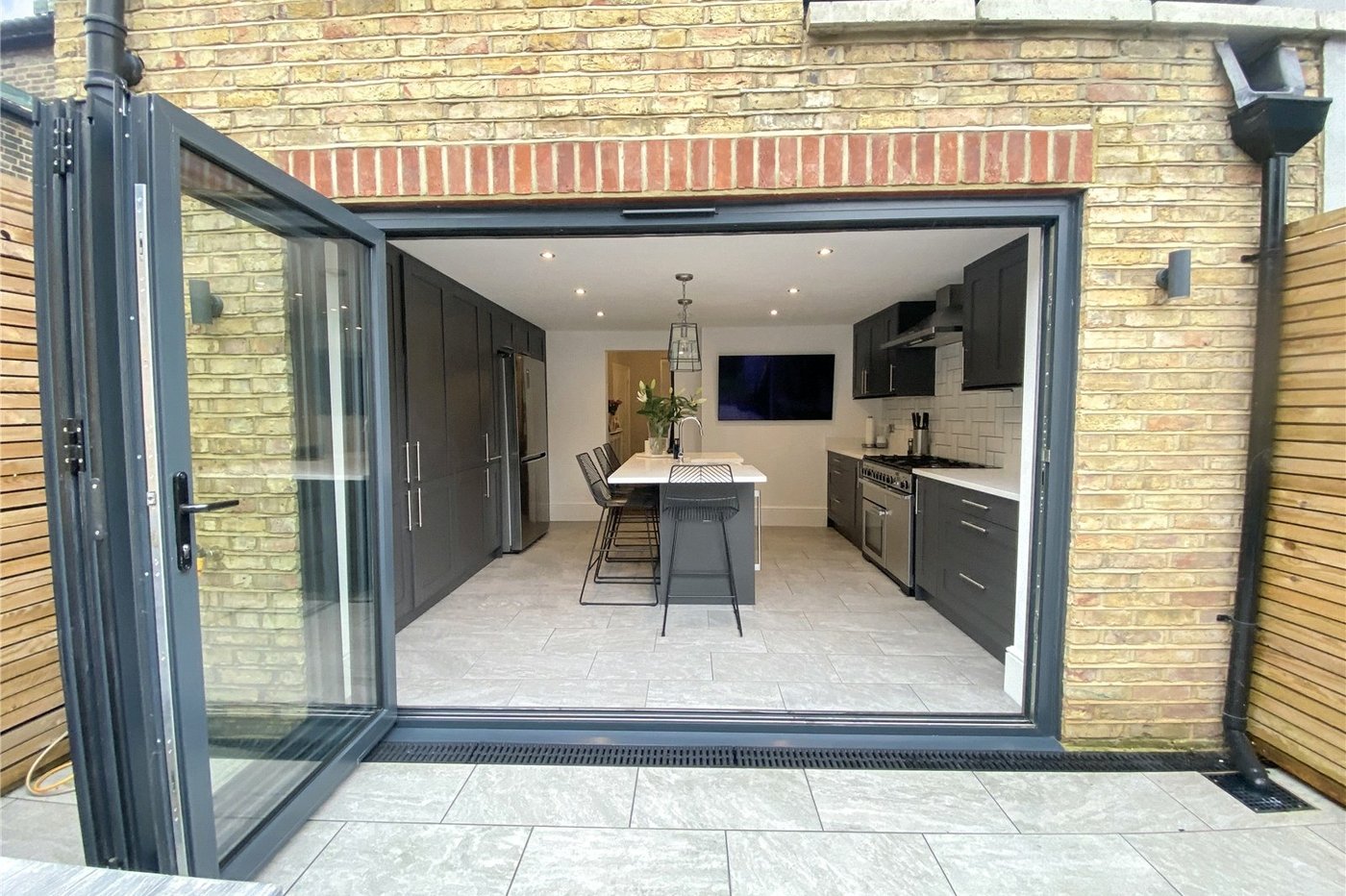 2 bedroom house for sale in Sidcup | Robinson Jackson