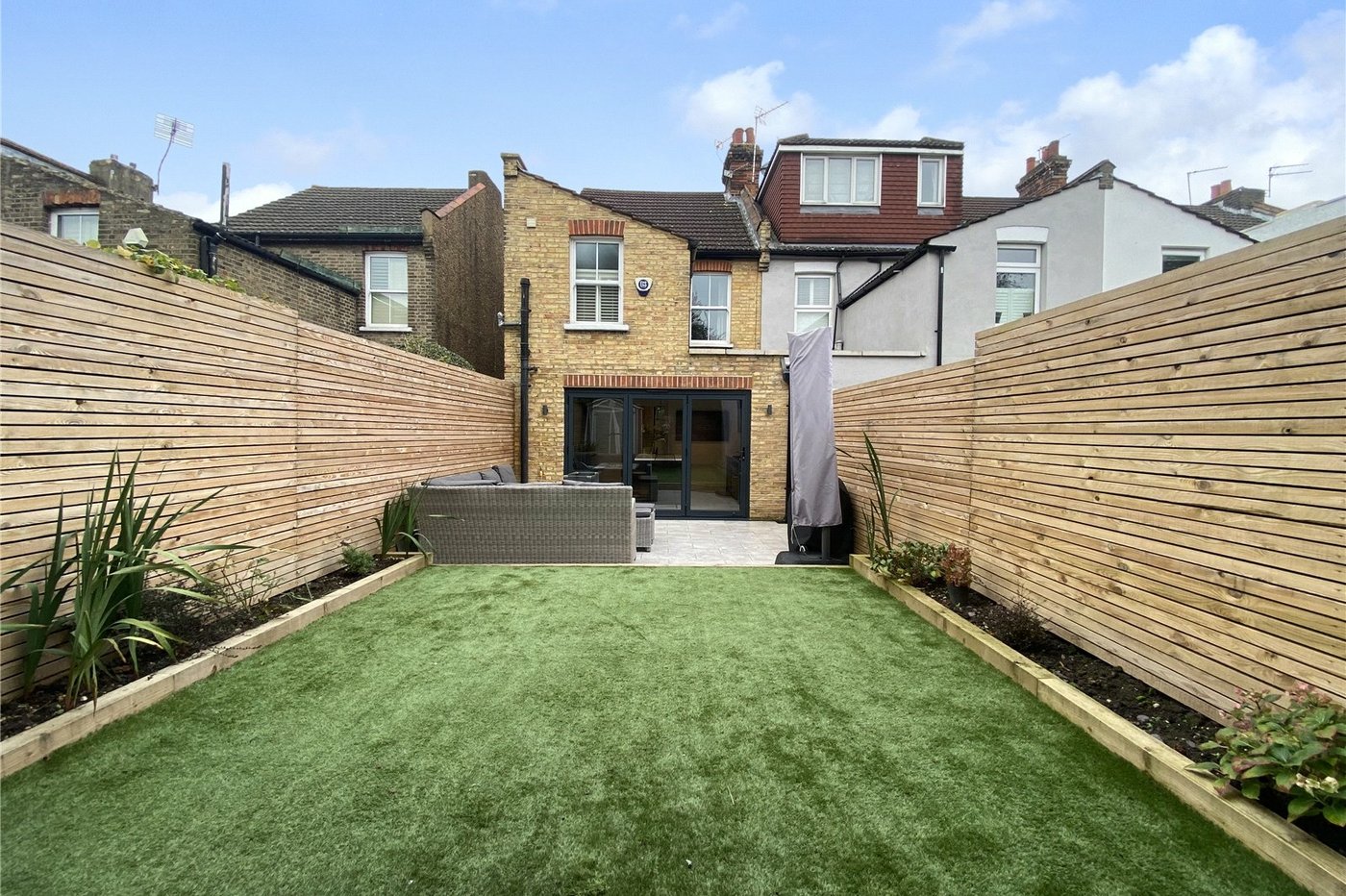 2 bedroom house for sale in Sidcup | Robinson Jackson