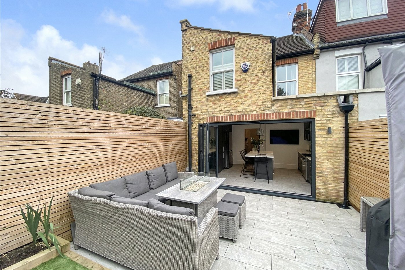 2 bedroom house for sale in Sidcup | Robinson Jackson