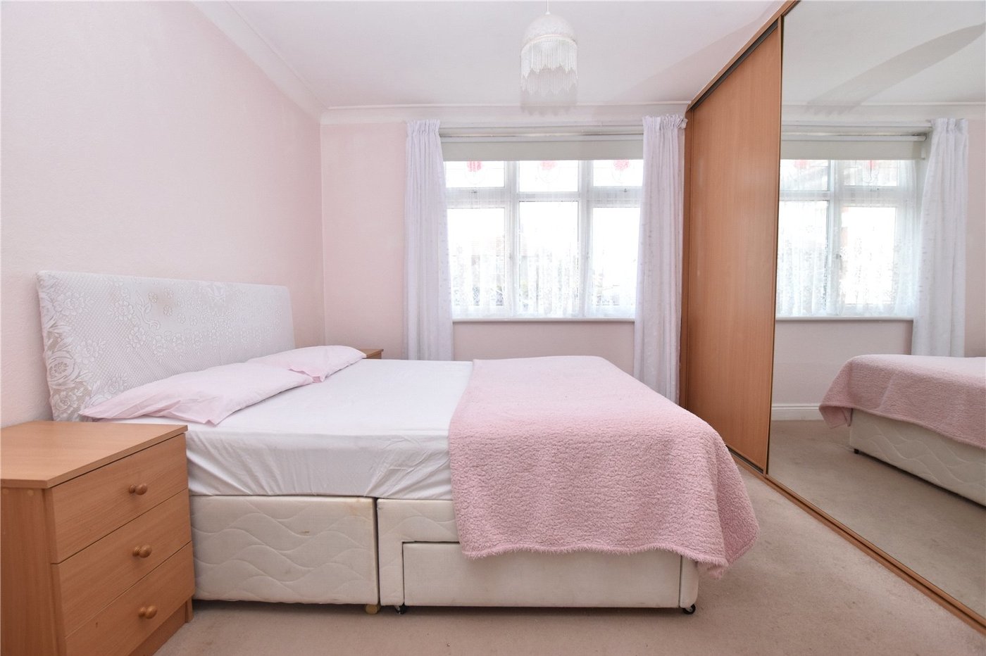 2 bedroom bungalow for sale in Bexleyheath | Robinson Jackson