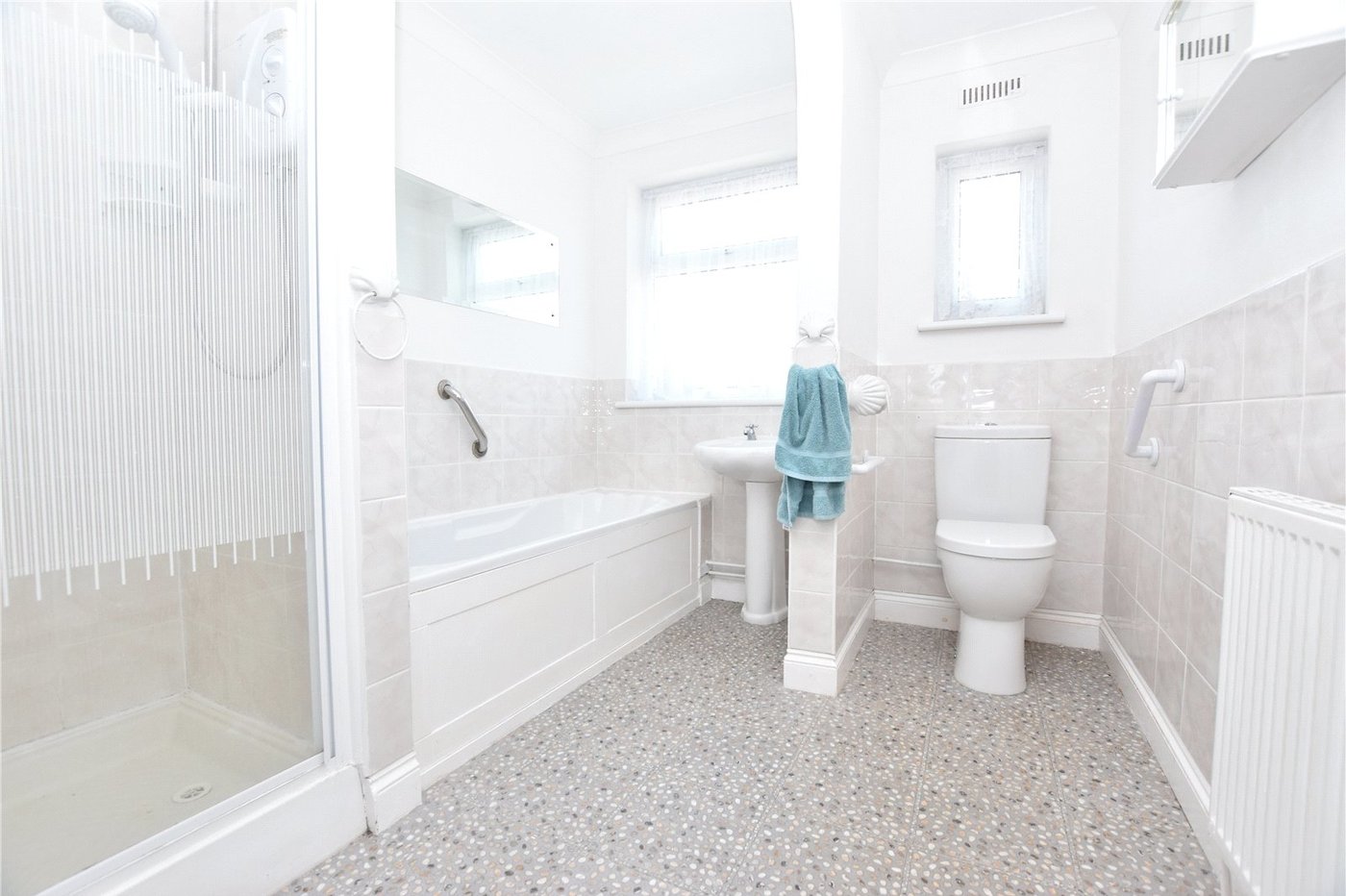 2 bedroom bungalow for sale in Bexleyheath | Robinson Jackson