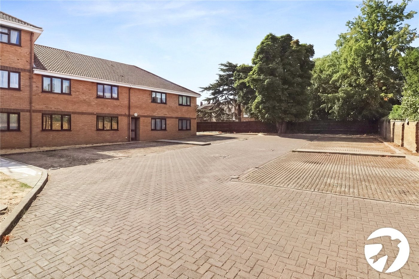 2 bedroom property for sale in Belvedere | Robinson Jackson