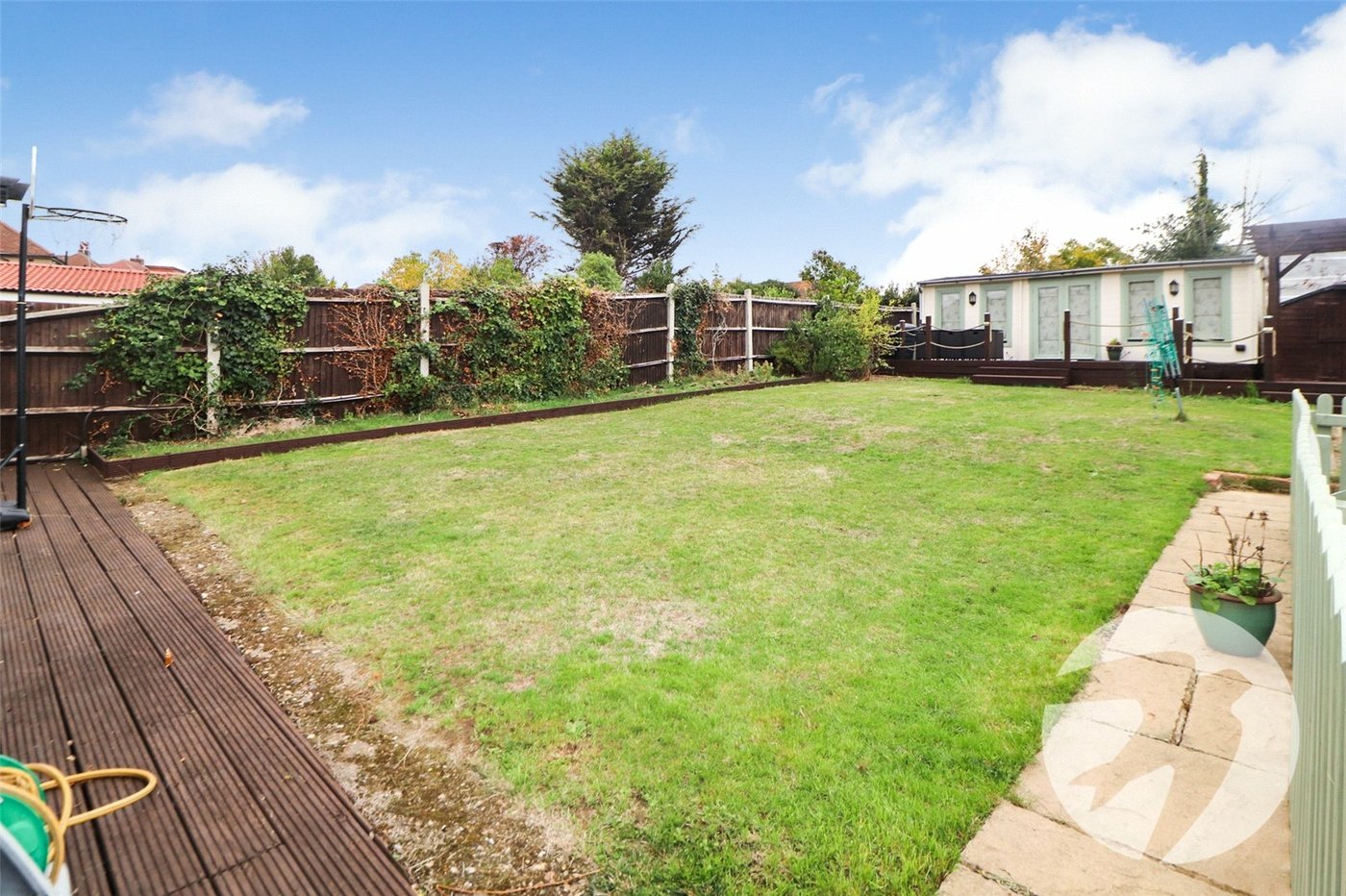 3 bedroom bungalow for sale in Barnehurst | Robinson Jackson