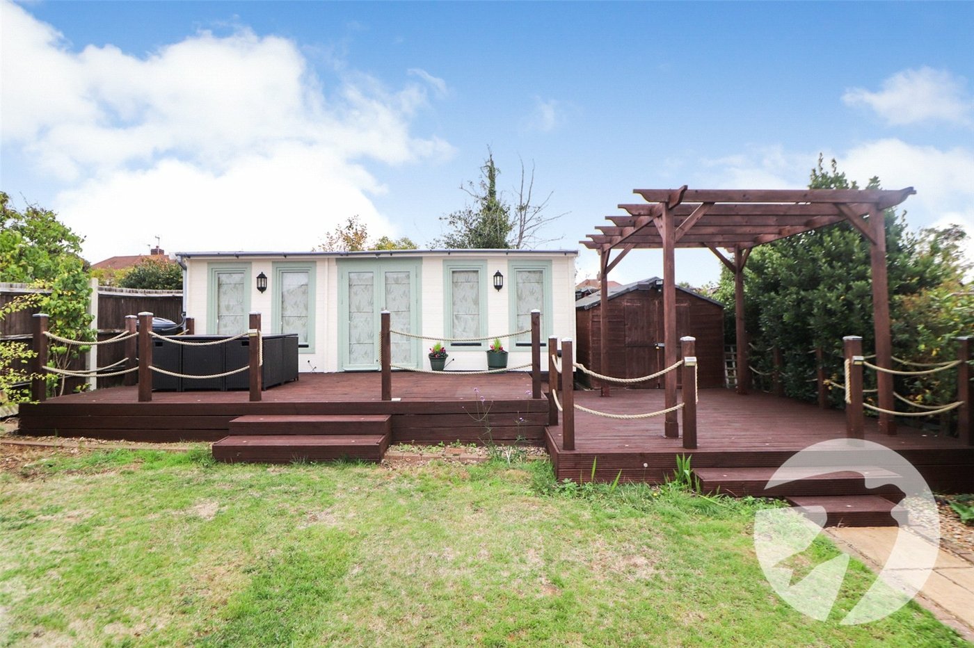 3 bedroom bungalow for sale in Barnehurst | Robinson Jackson