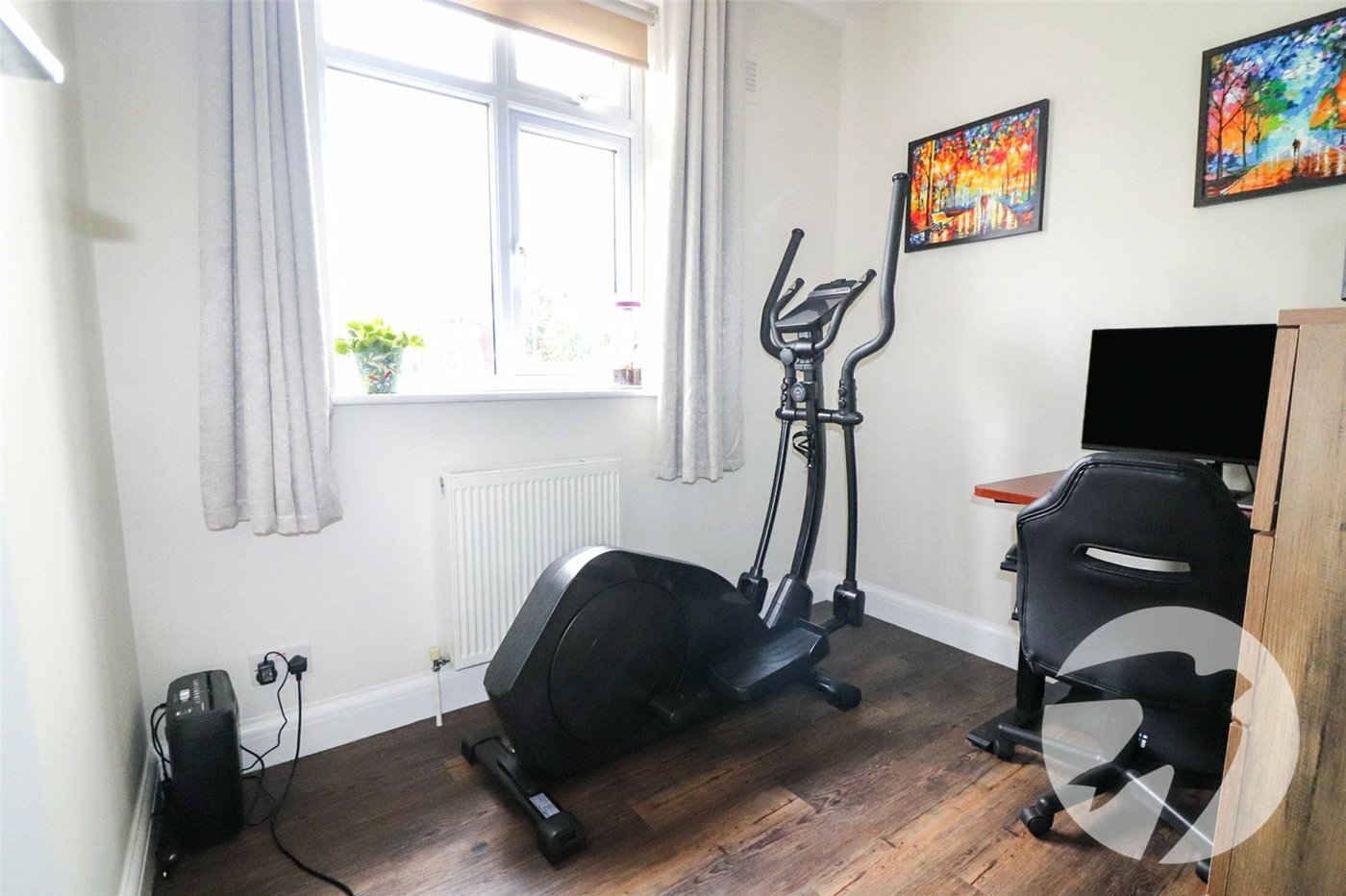 3 bedroom bungalow for sale in Barnehurst | Robinson Jackson