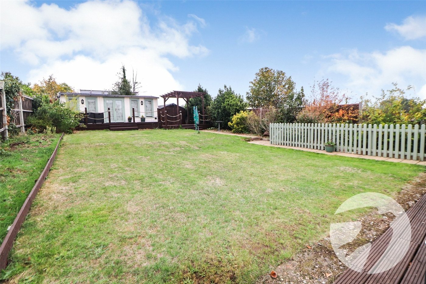 3 bedroom bungalow for sale in Barnehurst | Robinson Jackson