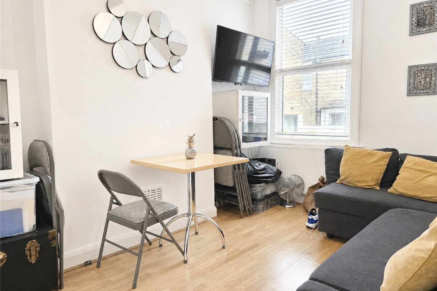 3 bedroom house for sale in London | Robinson Jackson