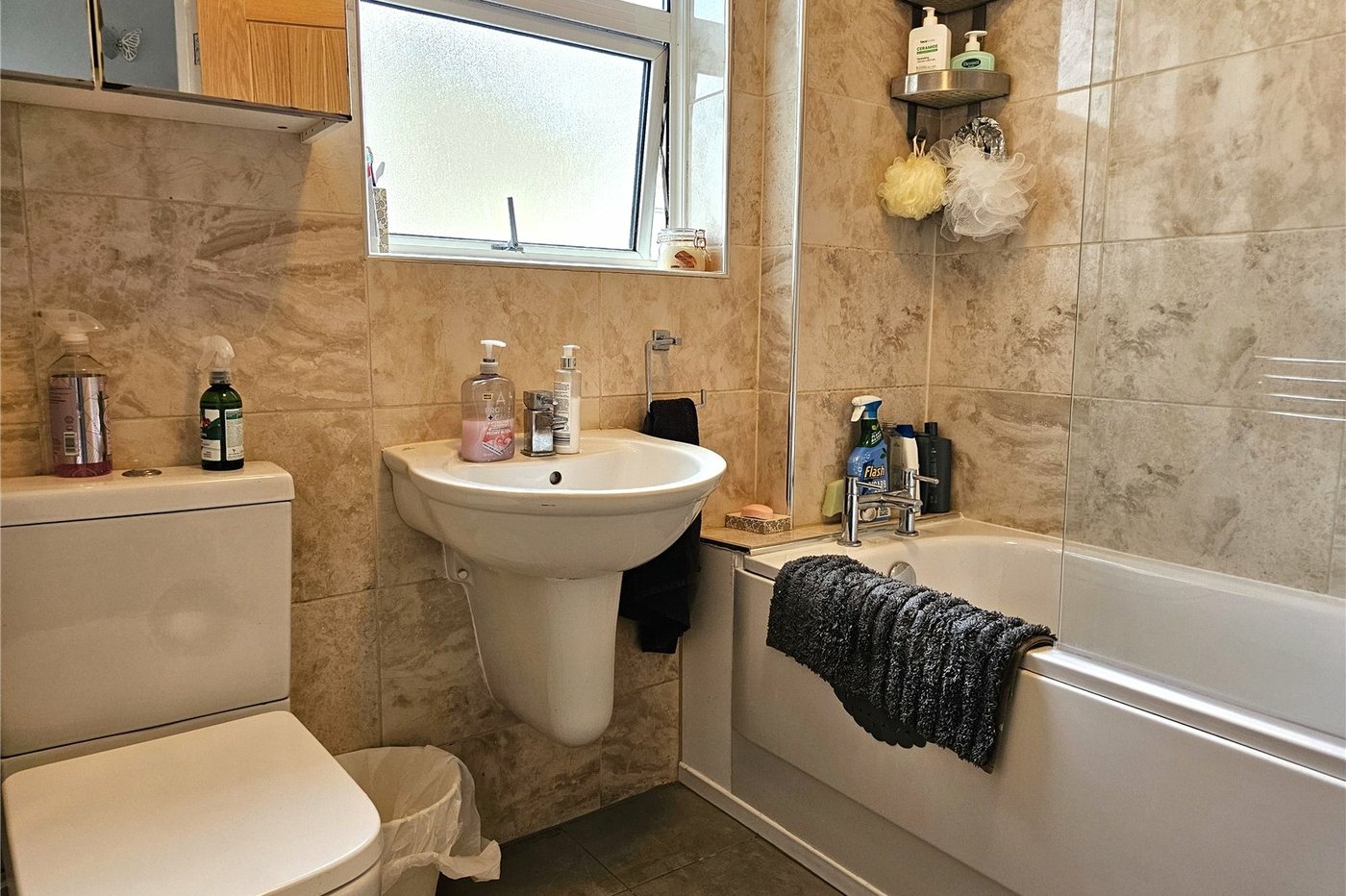 3 bedroom house for sale in London | Robinson Jackson