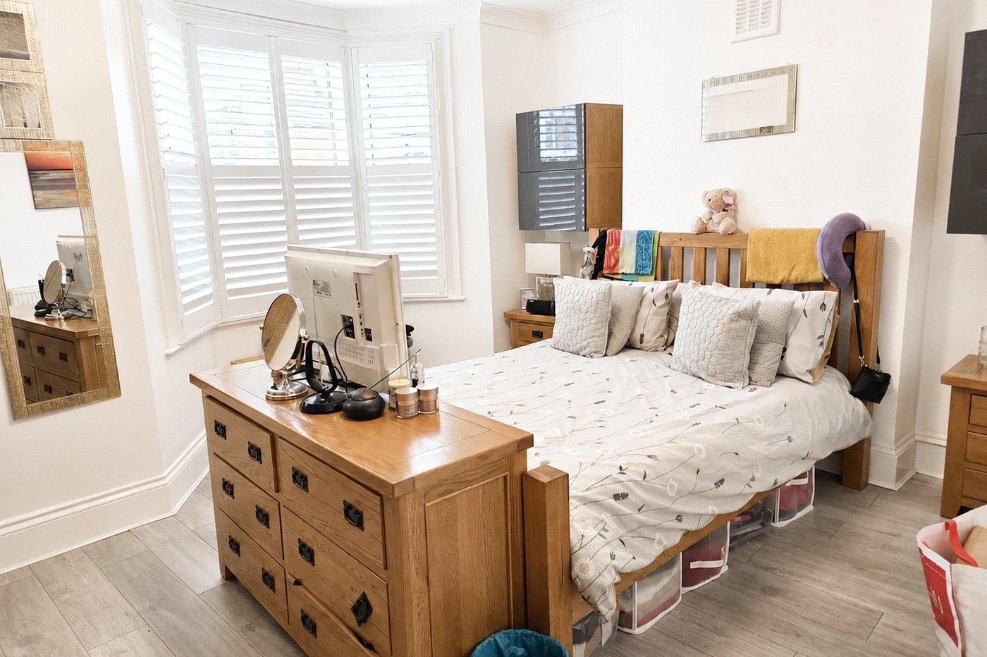 3 bedroom house for sale in London | Robinson Jackson