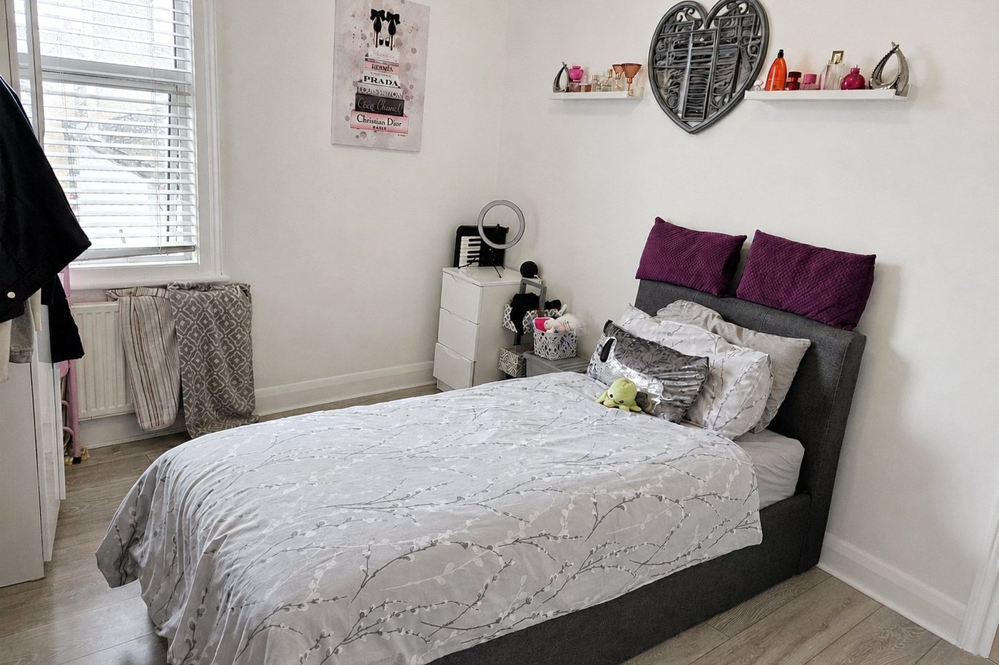 3 bedroom house for sale in London | Robinson Jackson