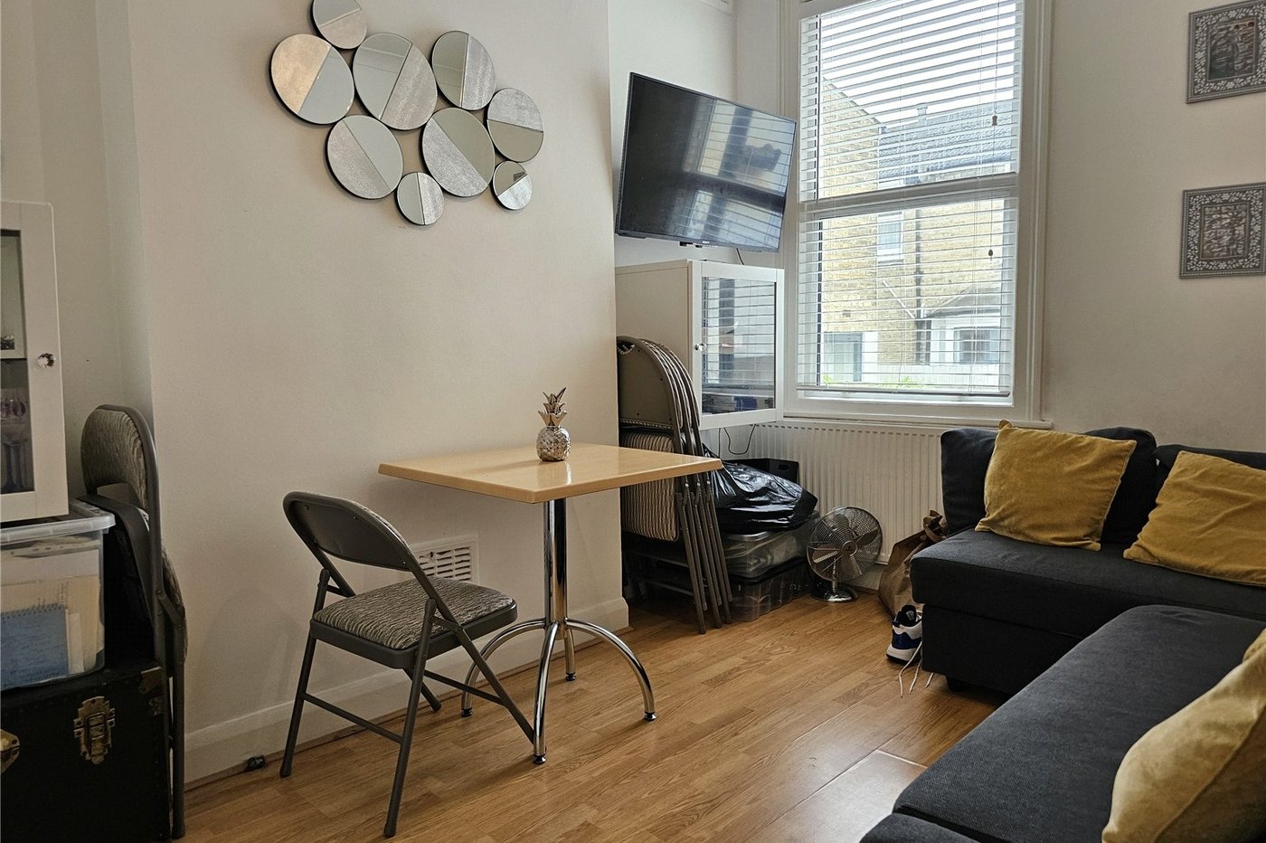 3 bedroom house for sale in London | Robinson Jackson