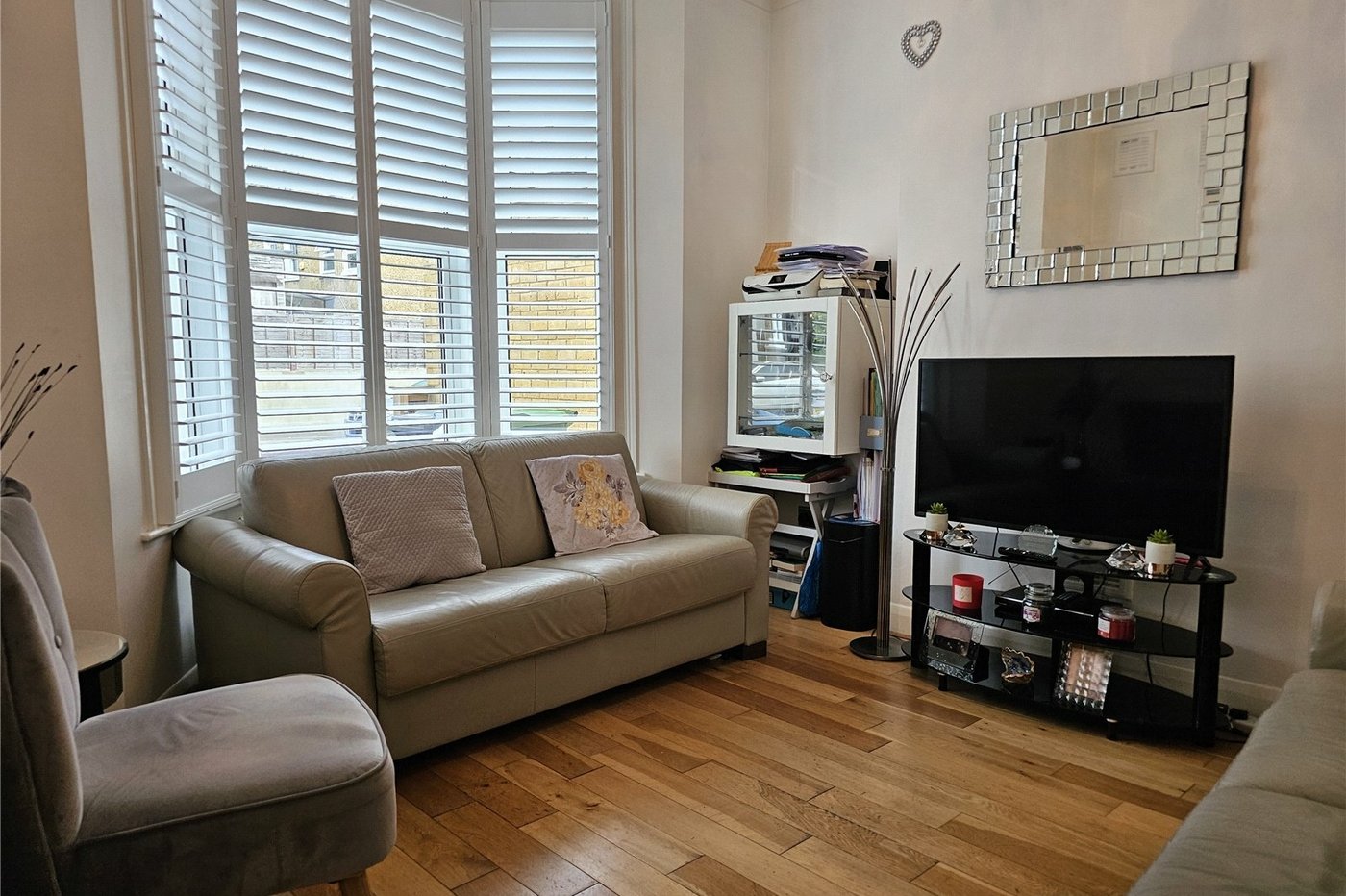 3 bedroom house for sale in London | Robinson Jackson