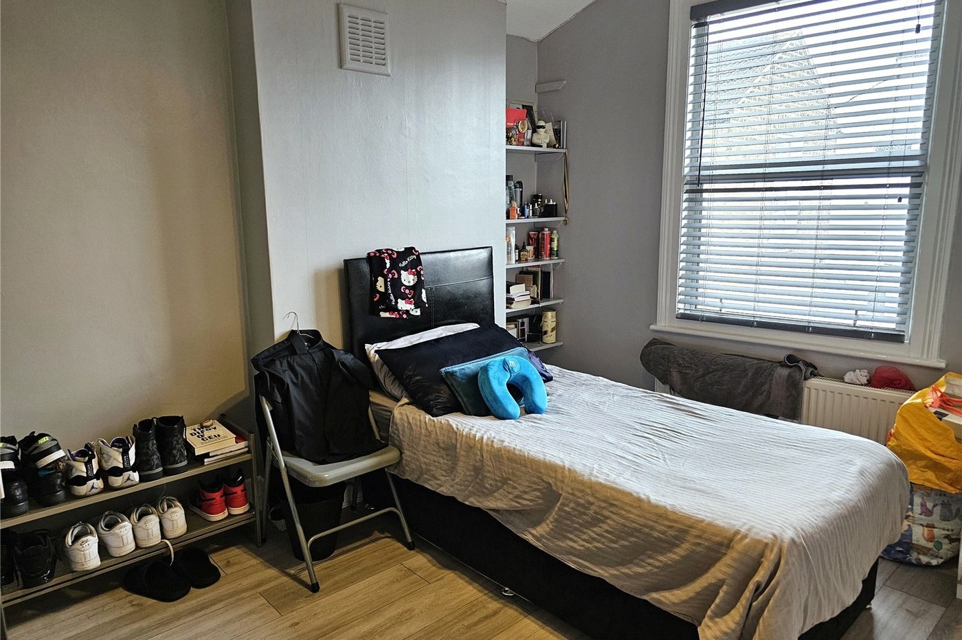 3 bedroom house for sale in London | Robinson Jackson