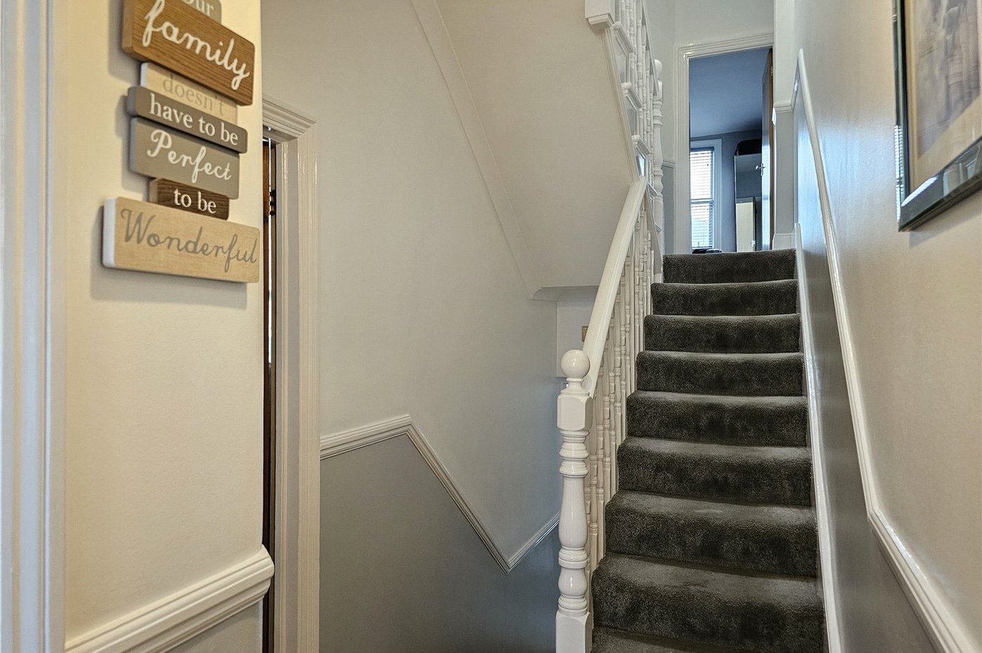 3 bedroom house for sale in London | Robinson Jackson