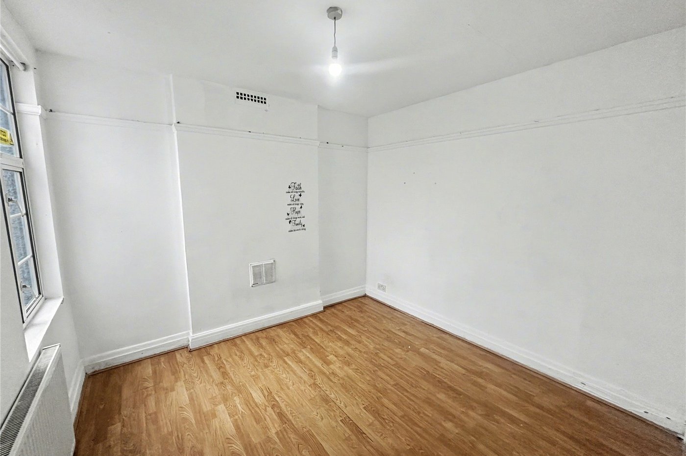 3 bedroom property for sale in Welling | Robinson Jackson