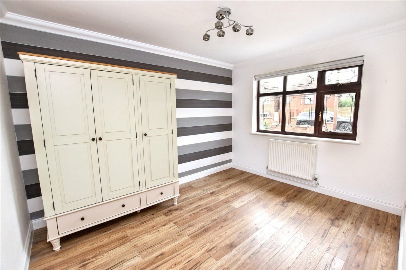 2 bedroom bungalow for sale in Bexleyheath | Robinson Jackson