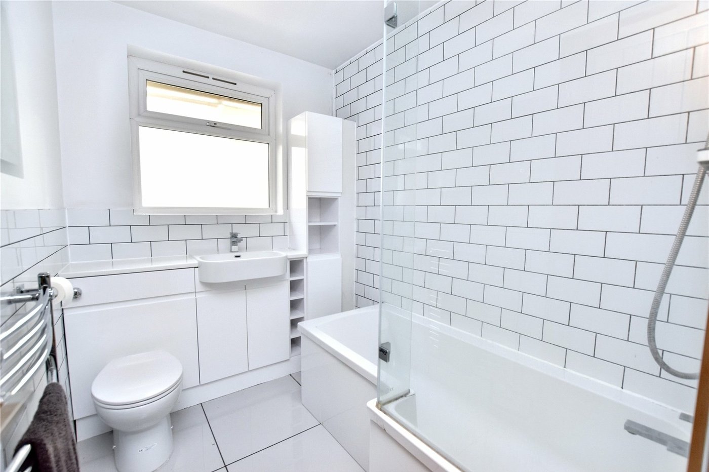 2 bedroom bungalow for sale in Bexleyheath | Robinson Jackson