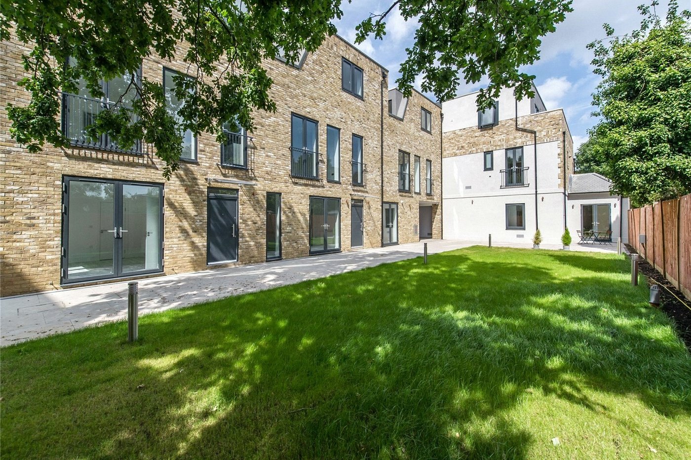 2 bedroom property for sale in London | Robinson Jackson